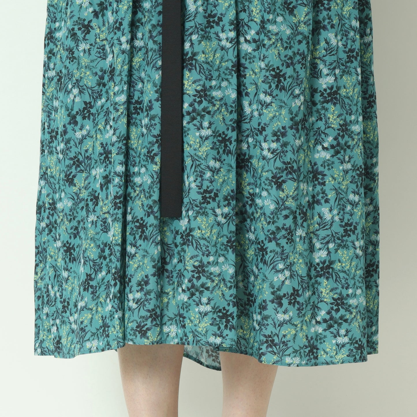 フラワープリントギャザーワンピース　U2305H-26