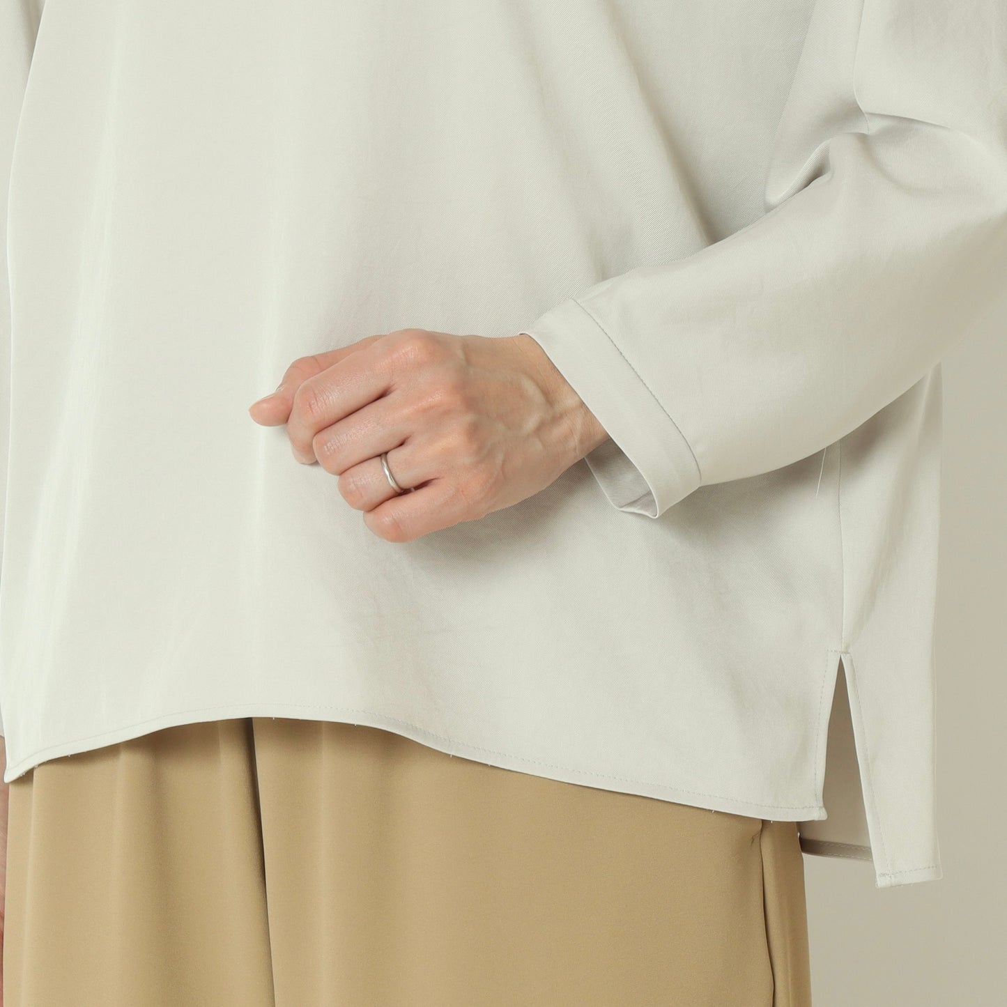 サテンツイルプルオーバー　U2311H-26