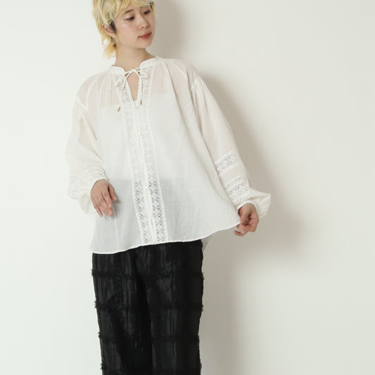 シアー切替ボリュームスリーブブラウス　261-5402