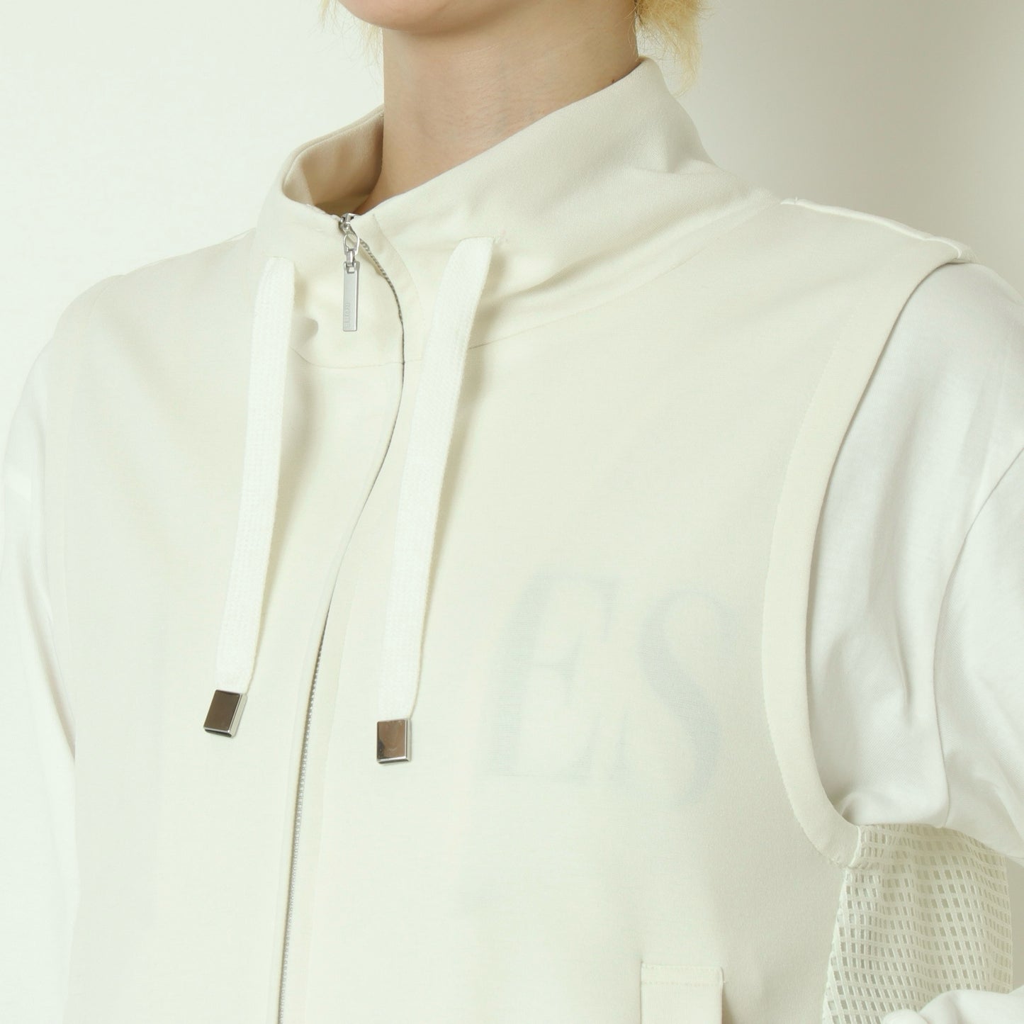 ドロスト付きメッシュ切替ジップベスト  611417