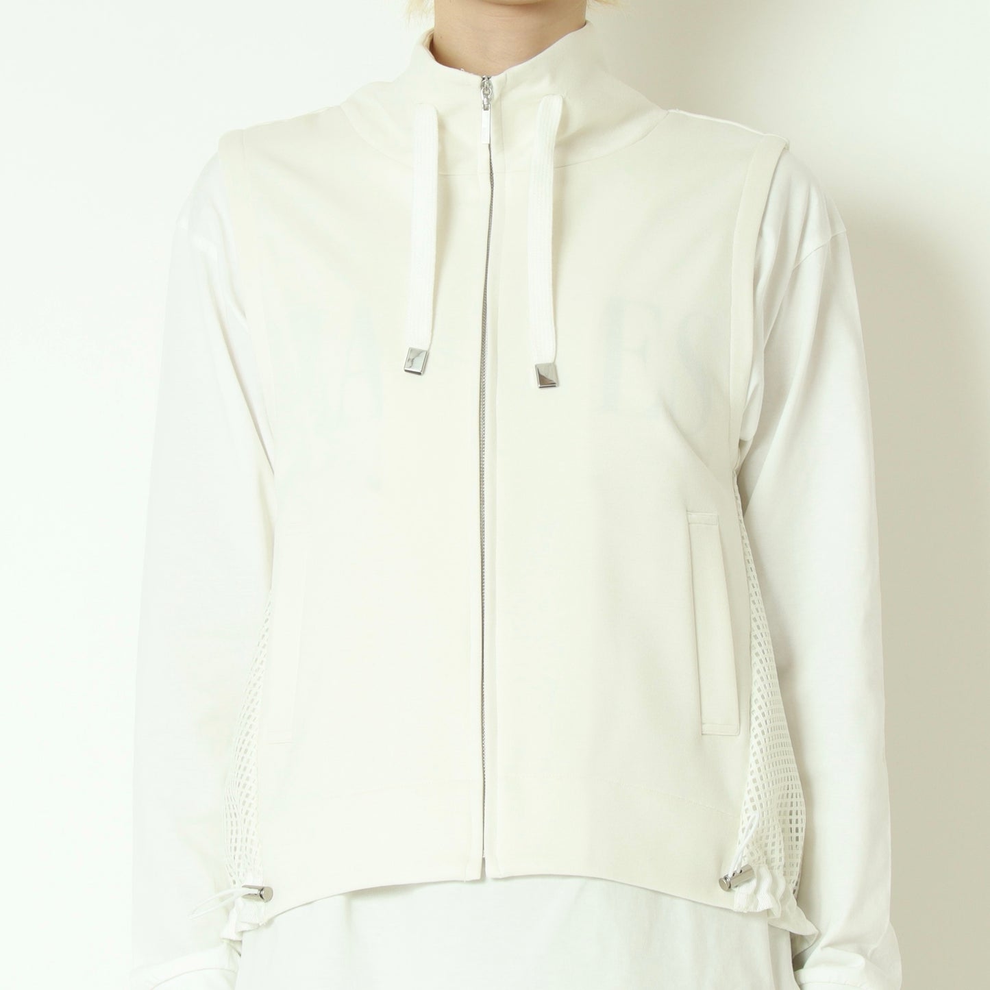 ドロスト付きメッシュ切替ジップベスト  611417