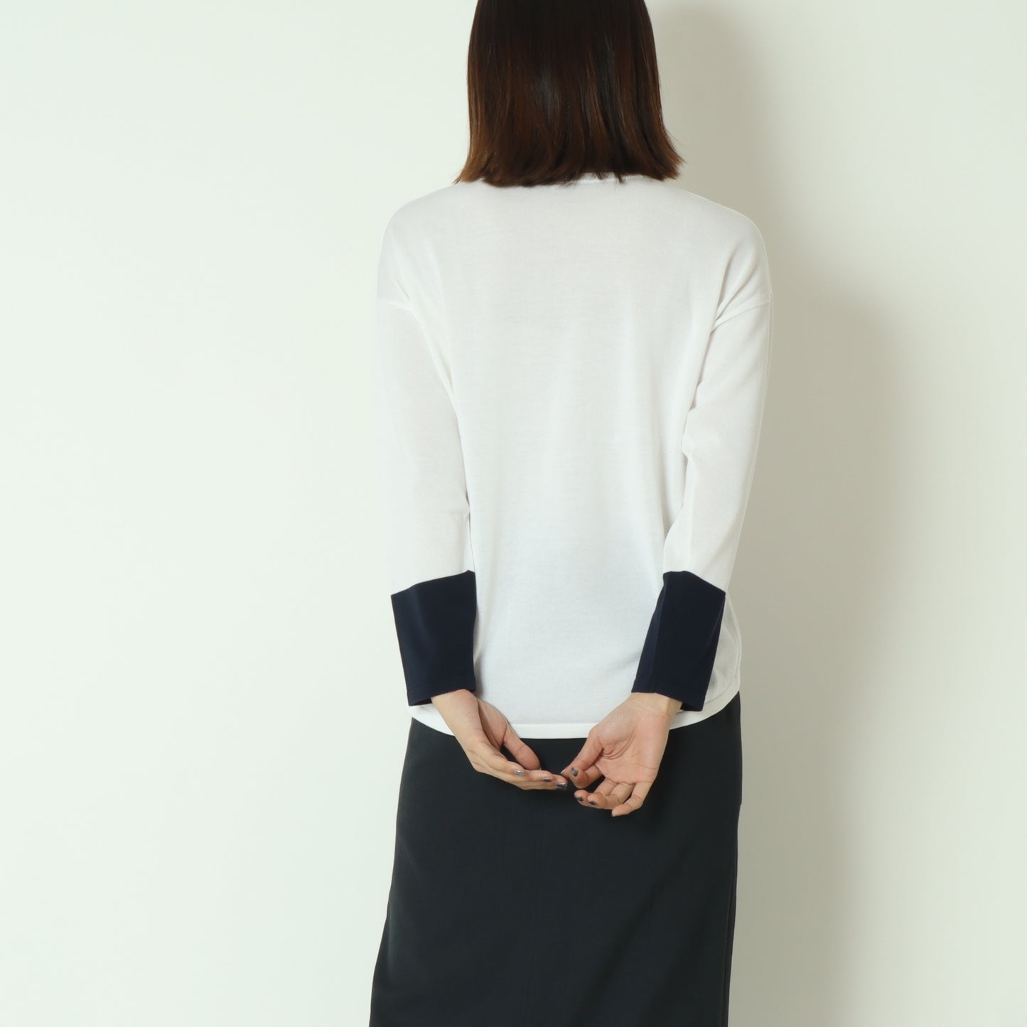 バイカラーロゴニット  611916