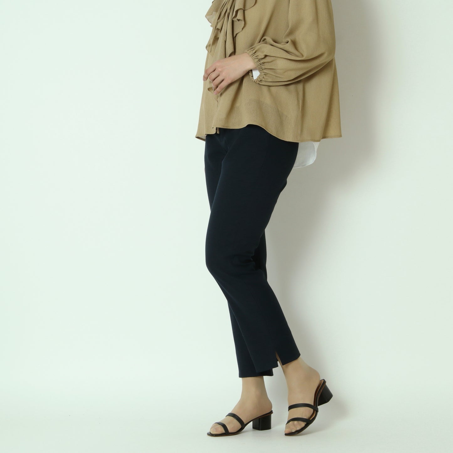 リネンライクテーパードパンツ　611620