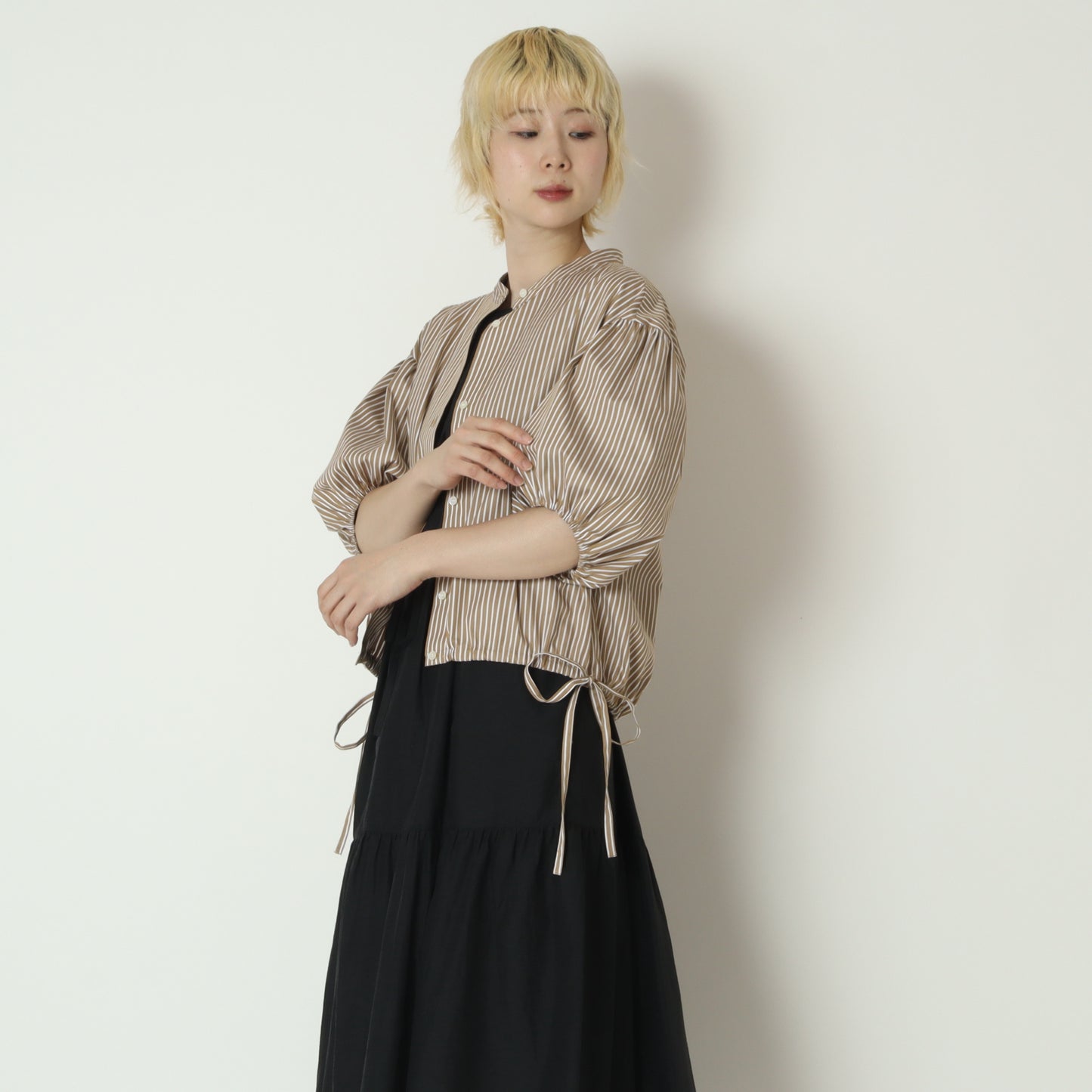 ボリュームスリーブバンドカラーストライプシャツ　622408