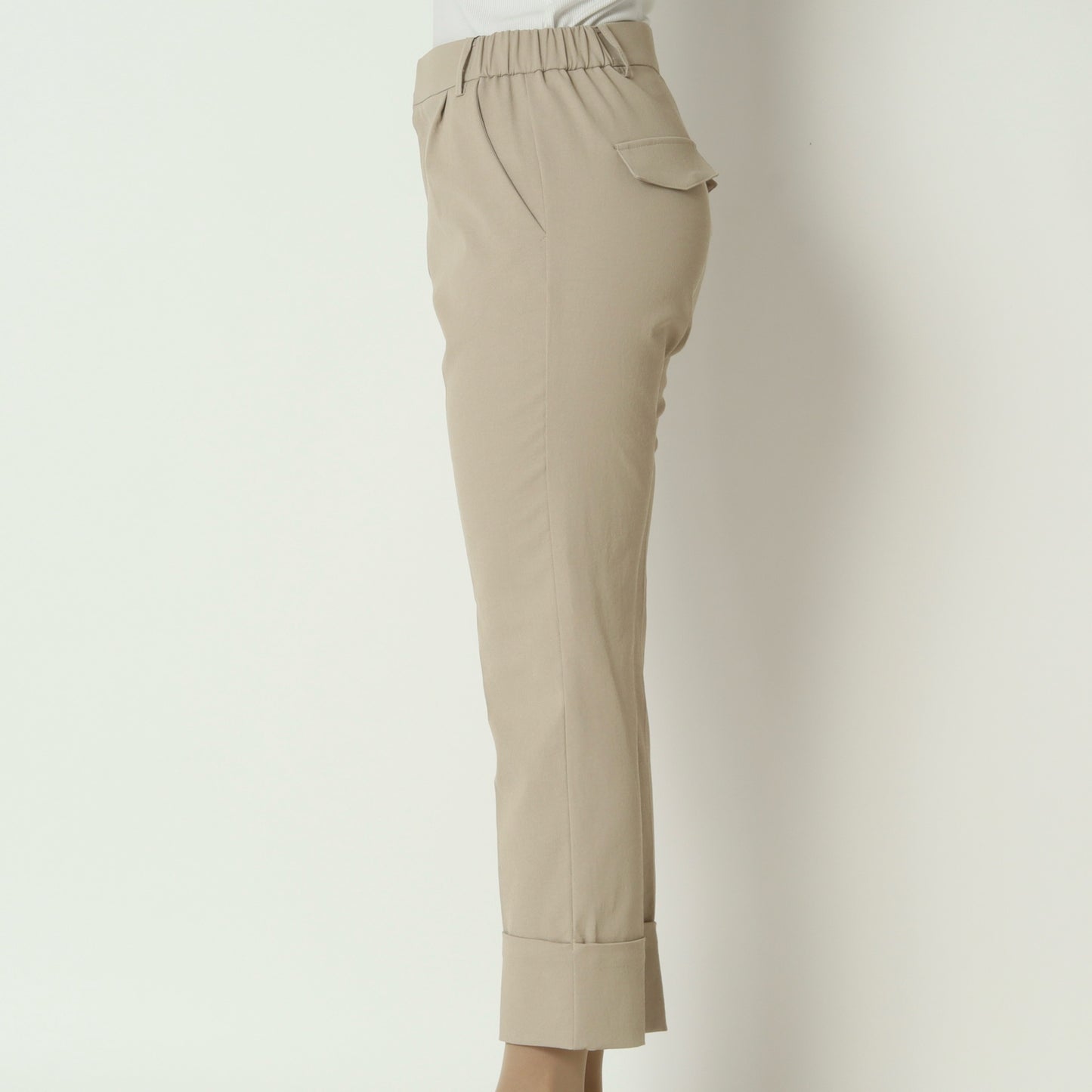 ロールアップセンタープレステーパードパンツ　61026055
