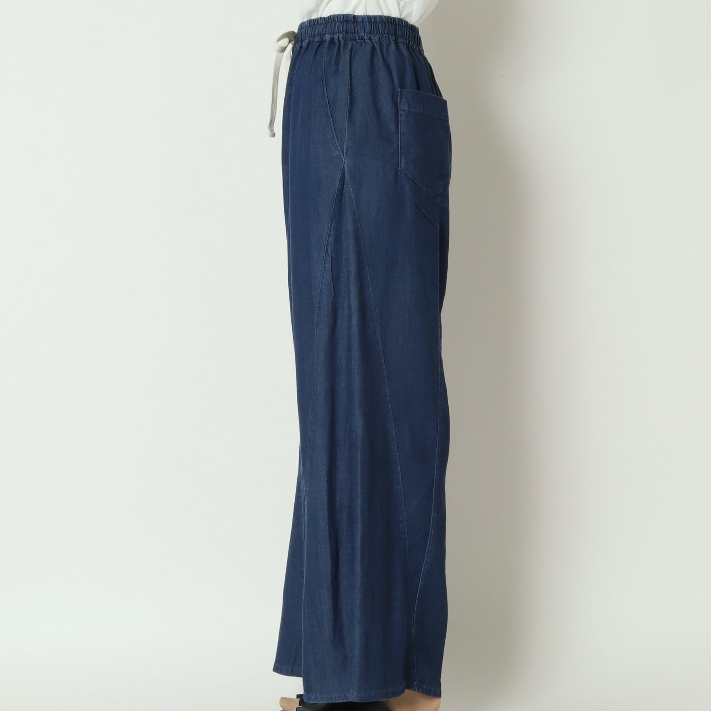 テンセルストレッチデニムイージーワイドパンツ　61236022