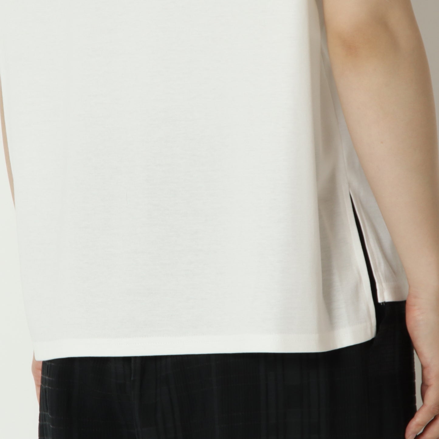 フロントロゴTシャツ　65025568