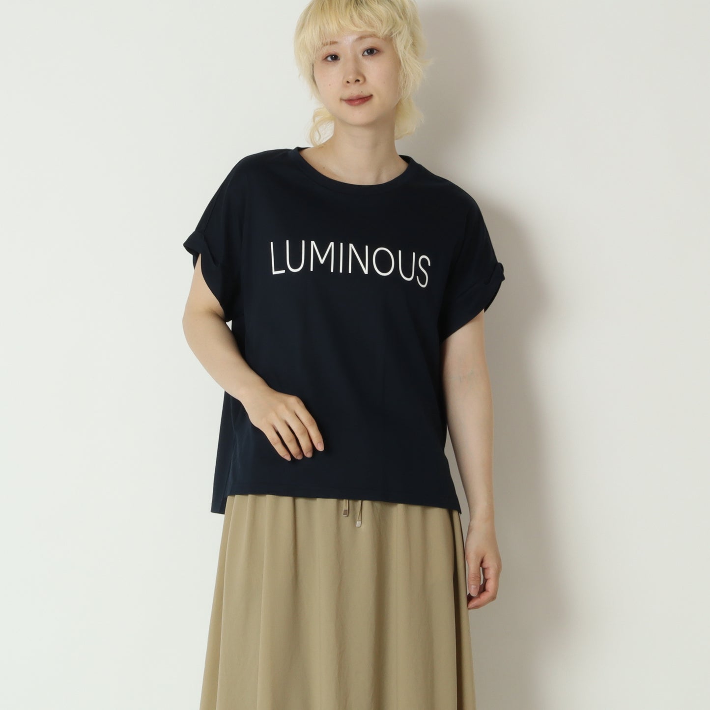 フロントロゴTシャツ　65025568