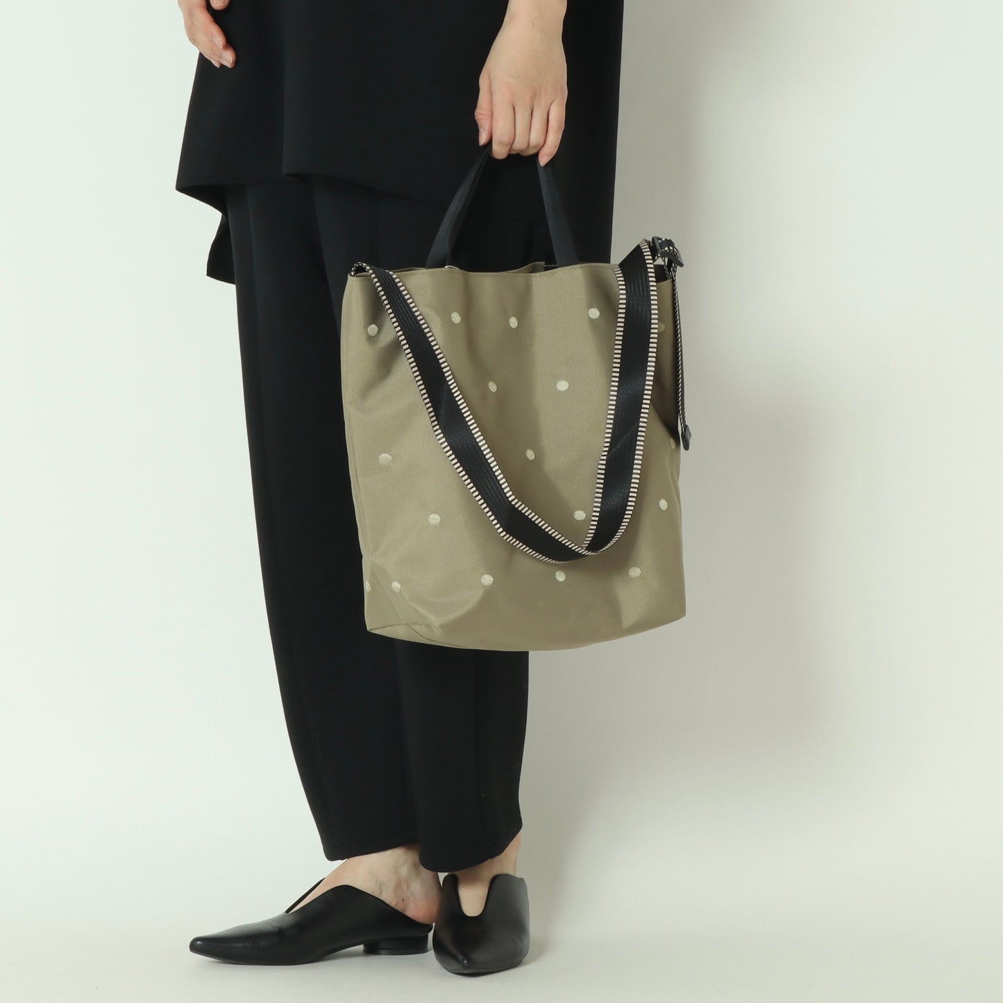 ドット刺繍ナイロン2wayショルダー　010080100