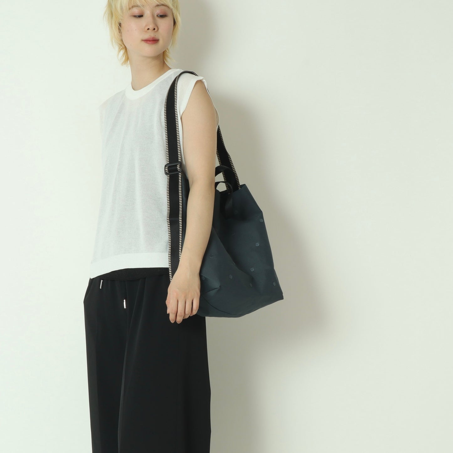 ドット刺繍ナイロン2wayショルダー　010080100