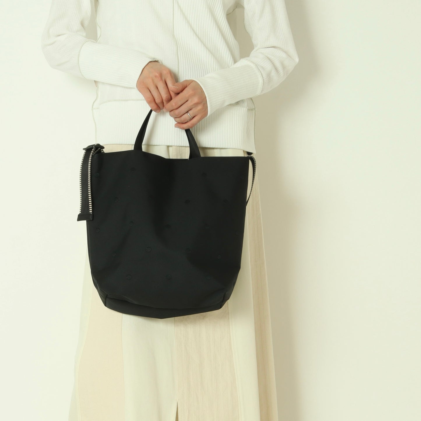 ドット刺繍ナイロン2wayショルダー　010080100