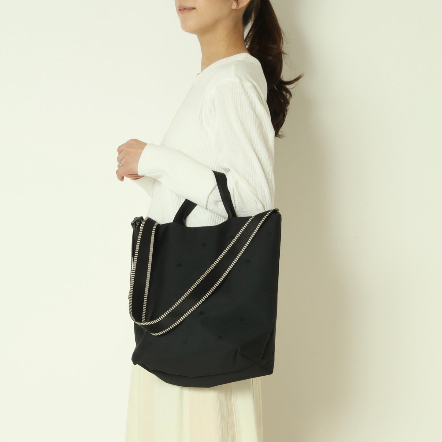 ドット刺繍ナイロン2wayショルダー　010080100