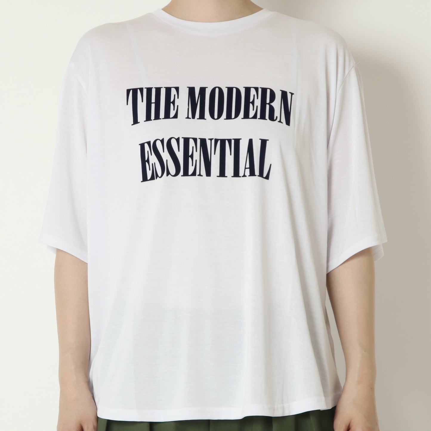 ロゴラウンドヘムTシャツ　810317