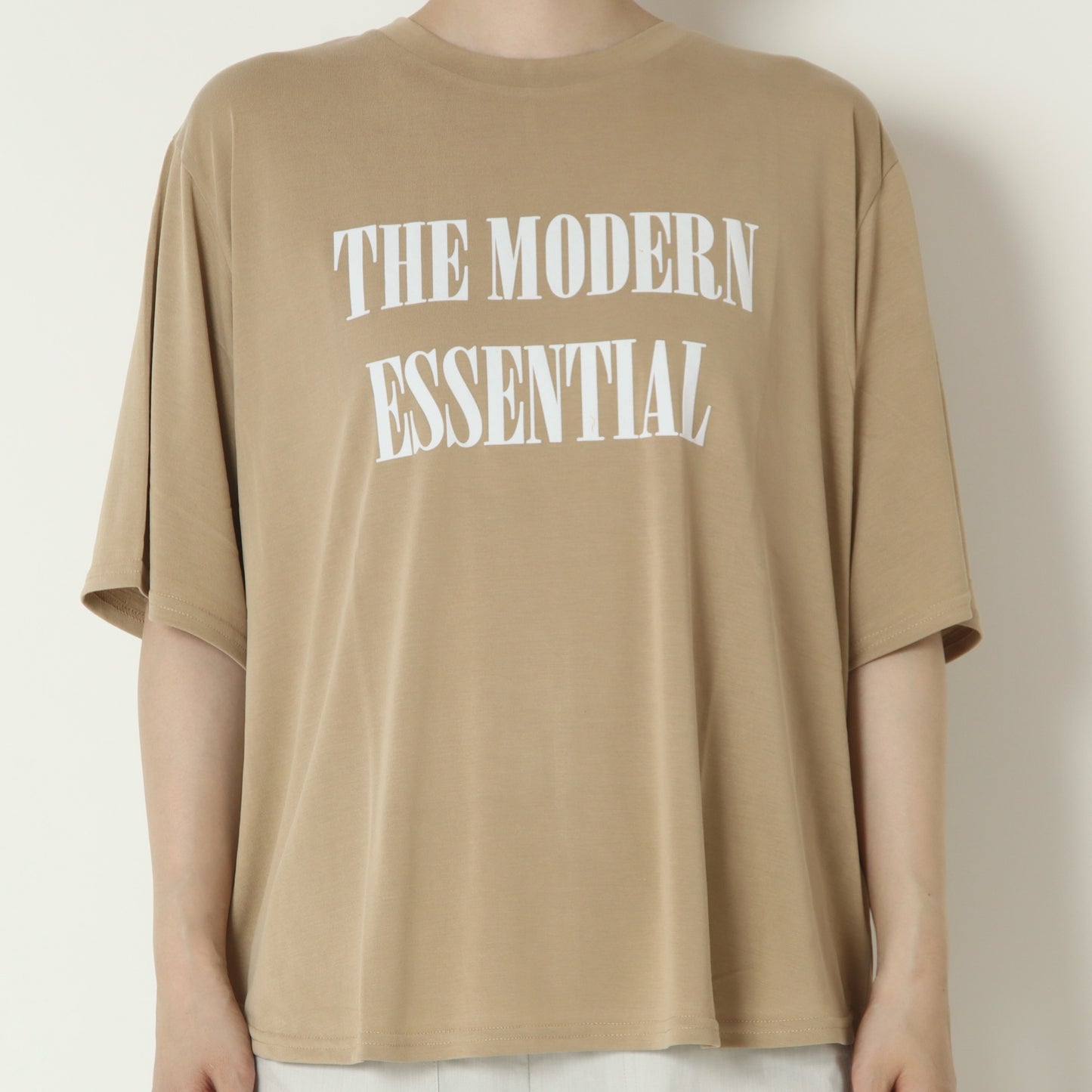 ロゴラウンドヘムTシャツ　810317