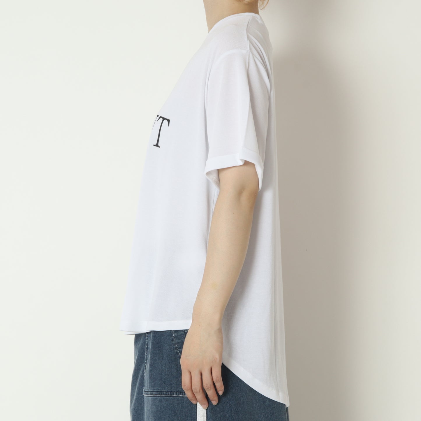 ロゴプリントラウンドヘムTシャツ　830308