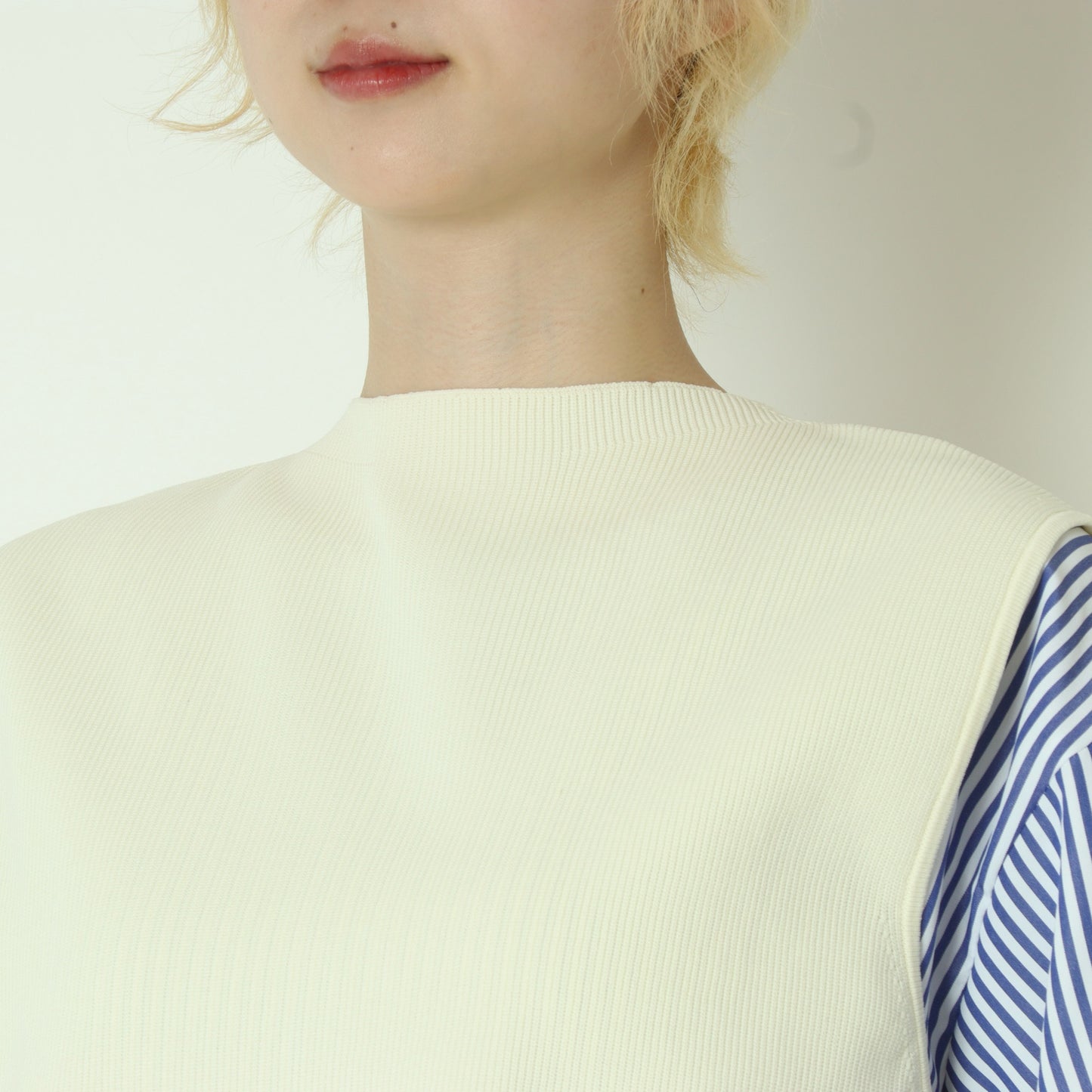 レイヤードニットベスト×ストライプシャツ  733905