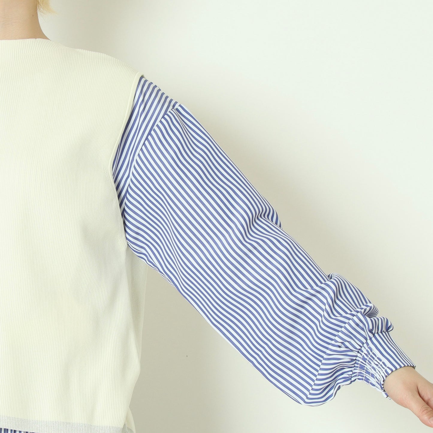 レイヤードニットベスト×ストライプシャツ  733905