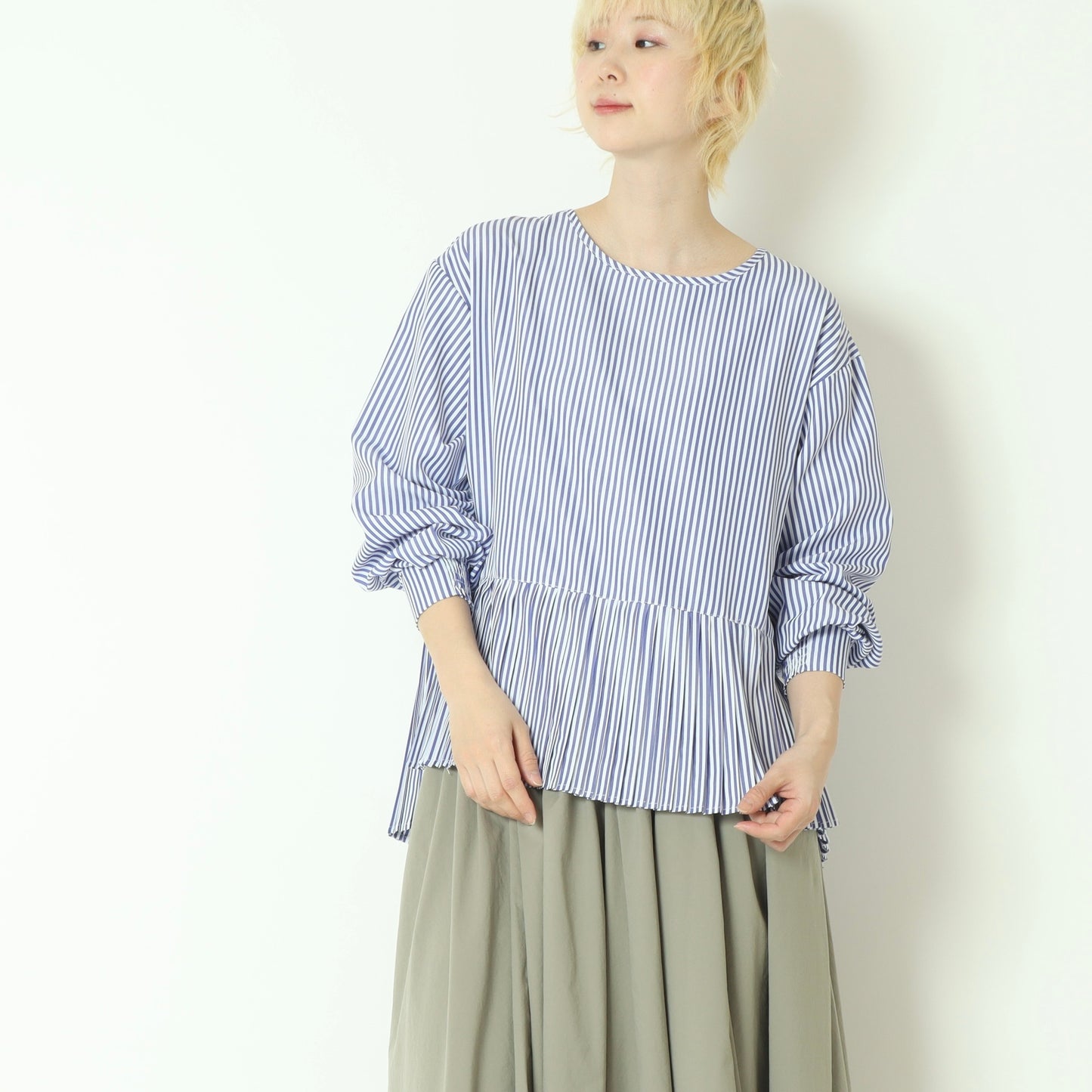 レイヤードニットベスト×ストライプシャツ  733905