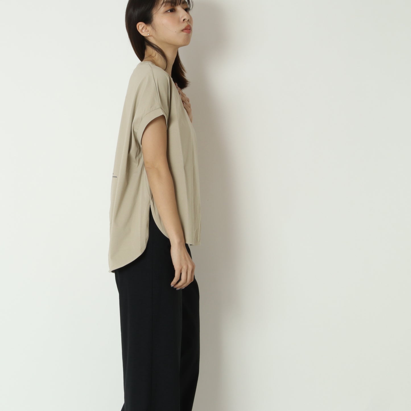 フレンチスリーブバックロゴTシャツ　826528