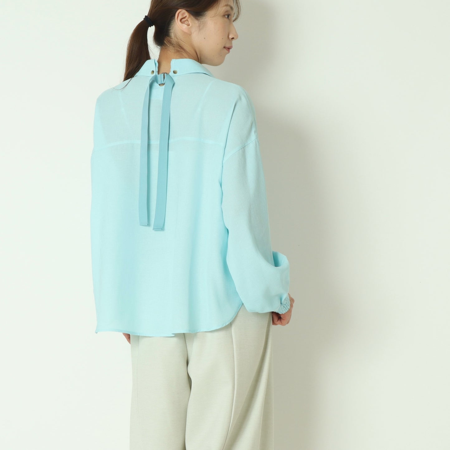 バックグログランテープブラウス   H426113