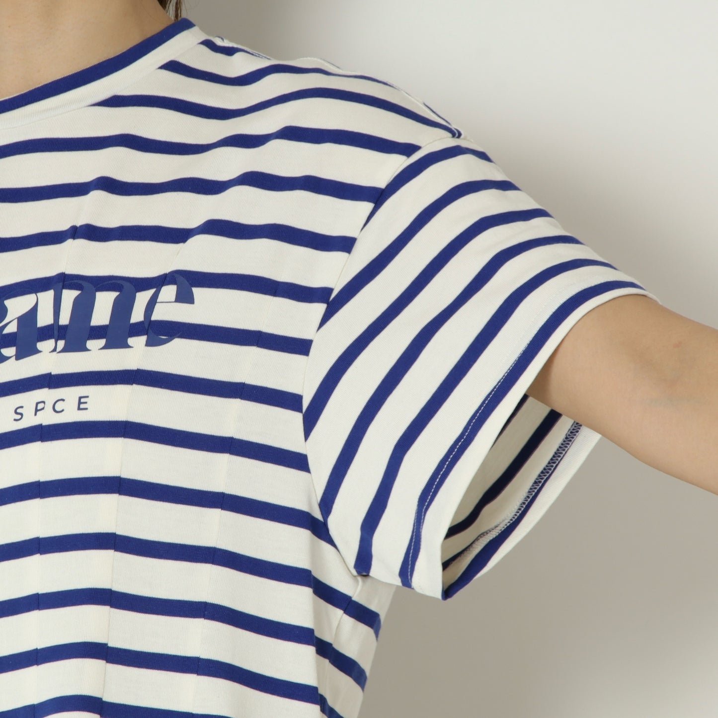 リフレイムボーダーロゴリラックスTシャツ　Ｈ526114