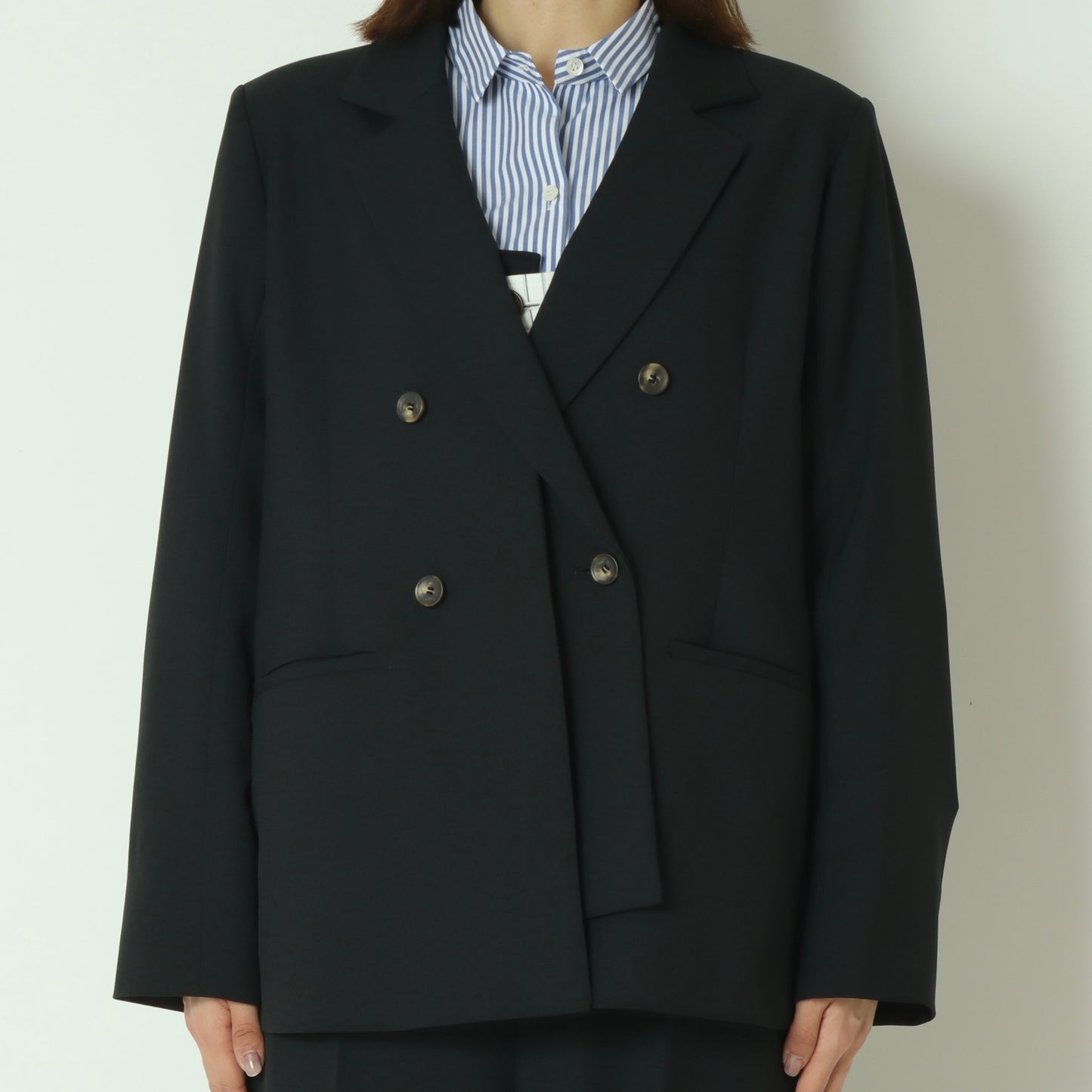 バックデザインテーラードジャケット  261A3100