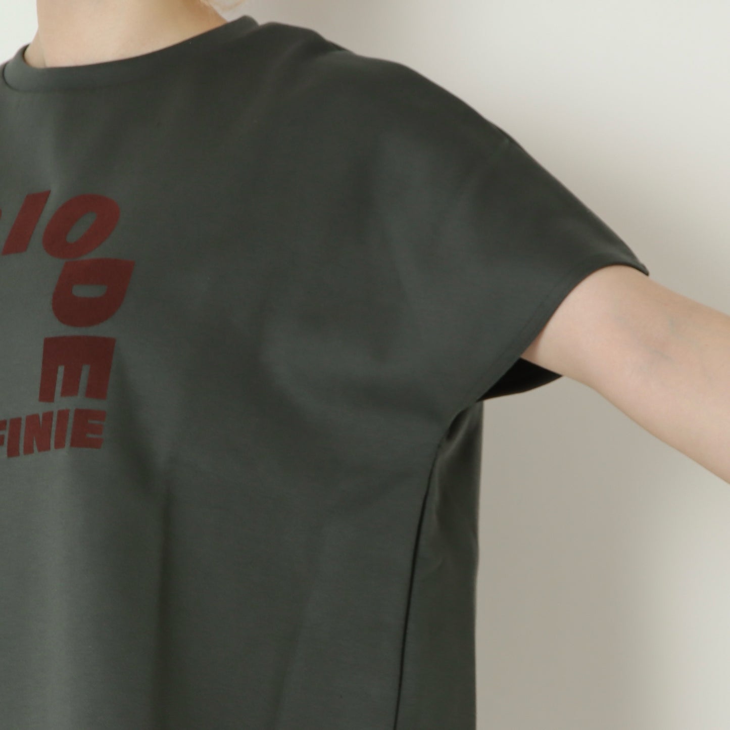 フロッキーロゴダンボールTシャツ　600103