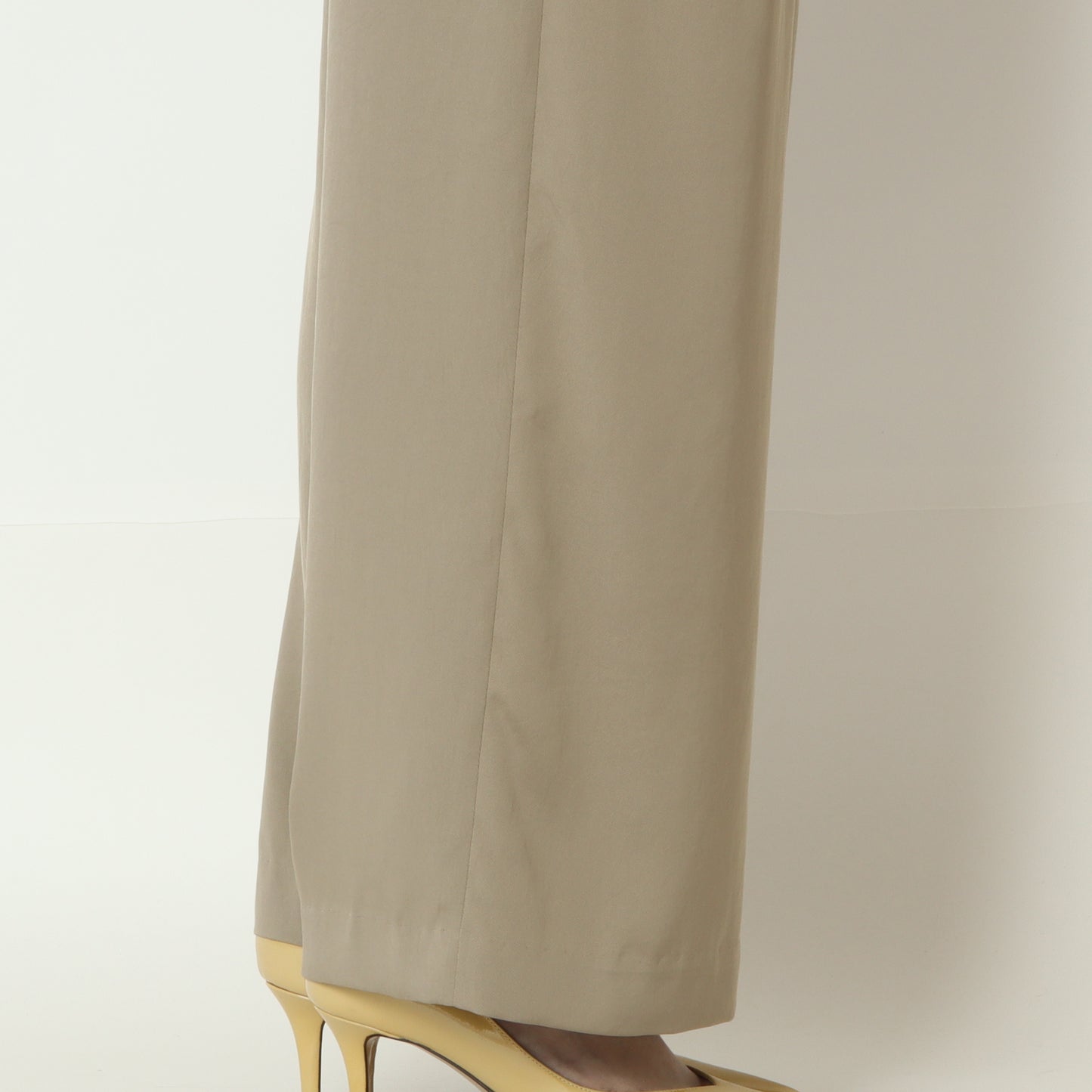 ドロスト付きストレートパンツ　U2437H-26