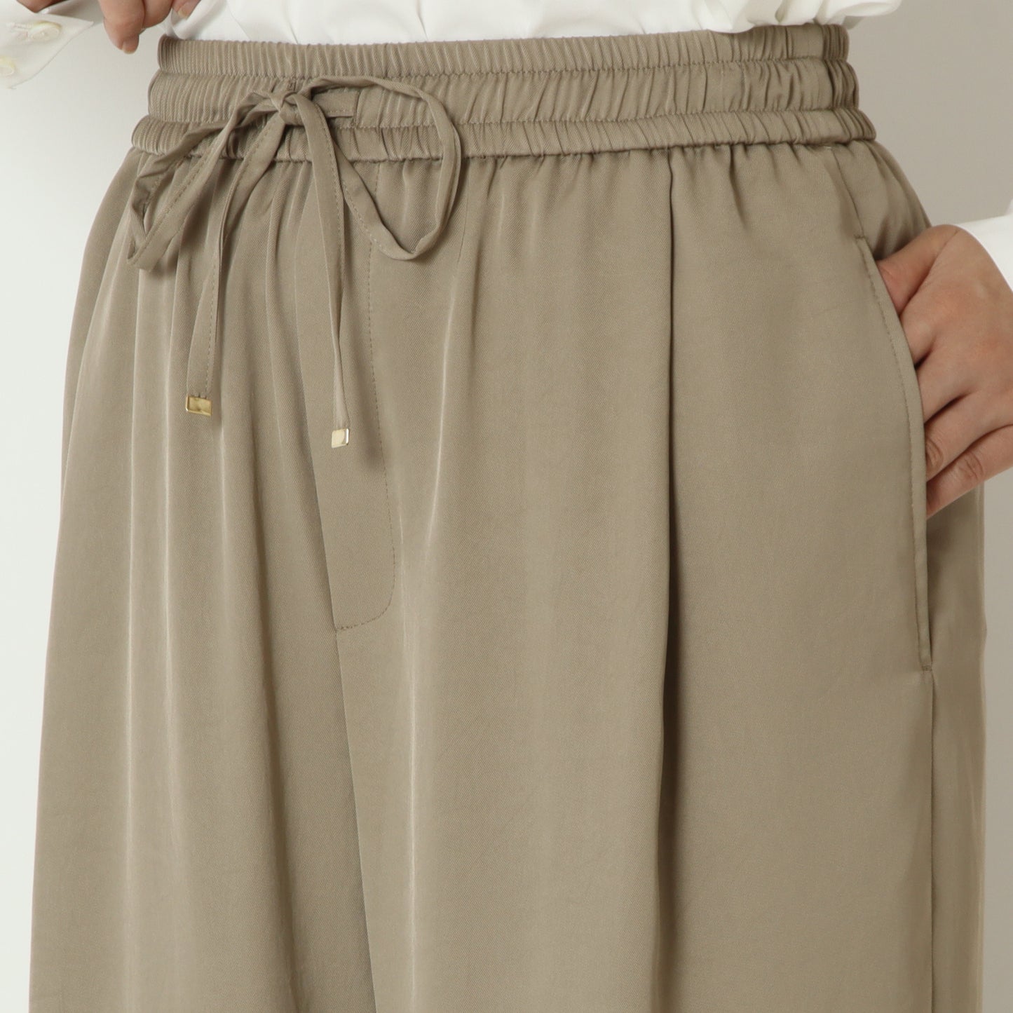 ドロスト付きストレートパンツ　U2437H-26