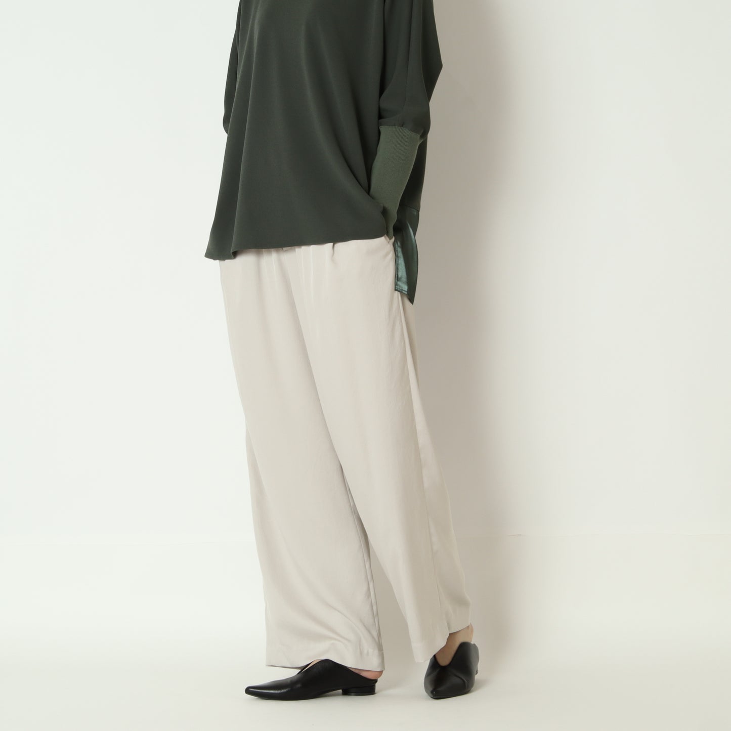 ドロスト付きストレートパンツ　U2437H-26