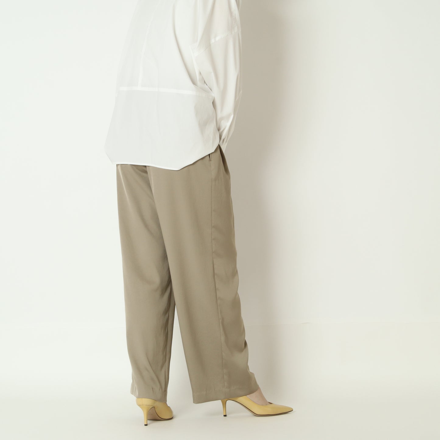 ドロスト付きストレートパンツ　U2437H-26