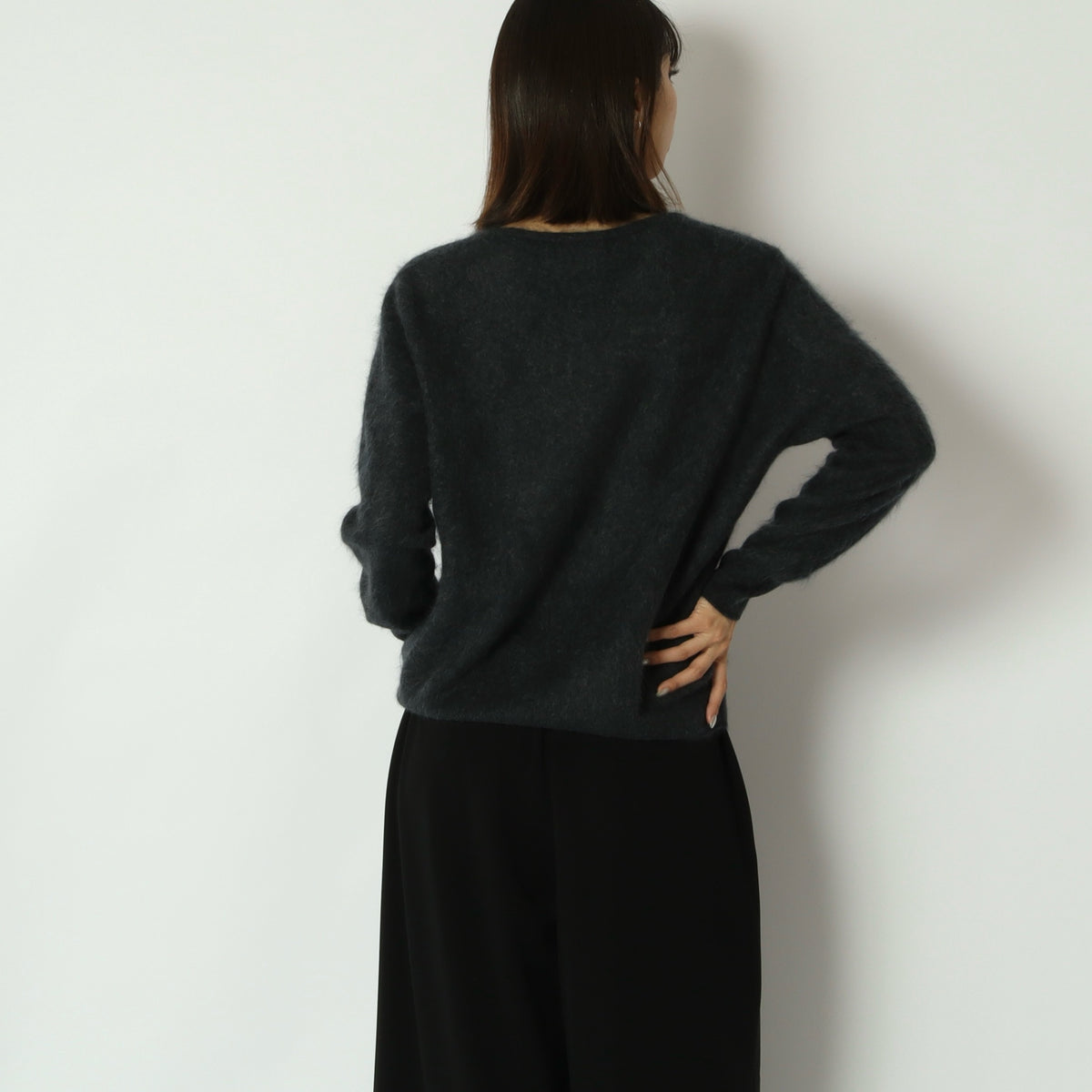 Vネックカシミアブレンドニット　H626317