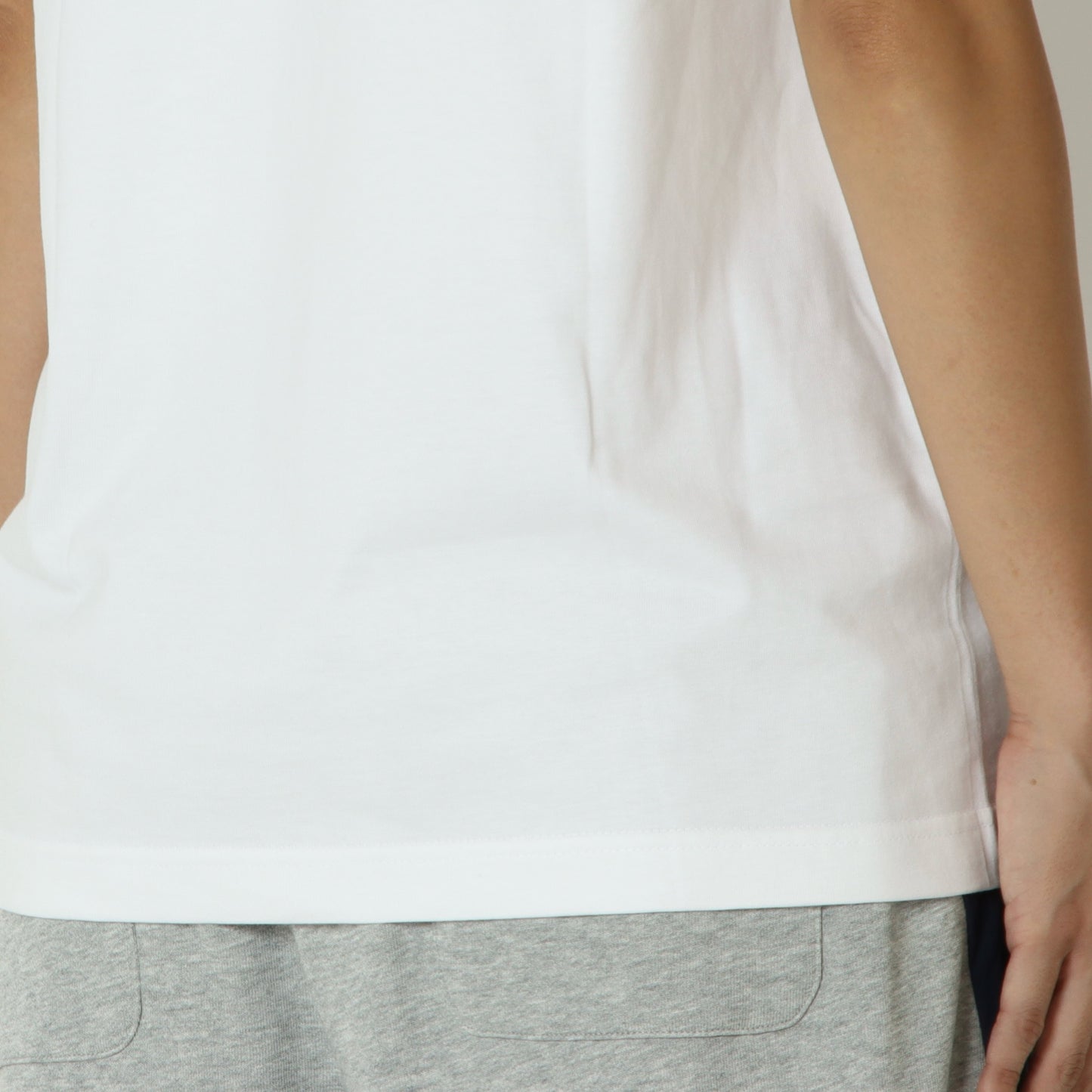 フロッキーロゴTシャツ　943710